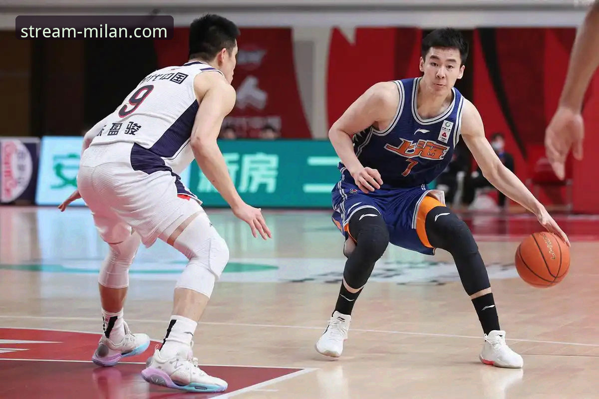 如何通过米兰体育官方App深度复盘上海男篮12连胜之战？操作教程